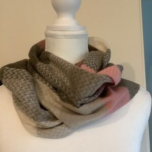 London Fog Cashmink Pink and Cream Scarf Made in Germany
